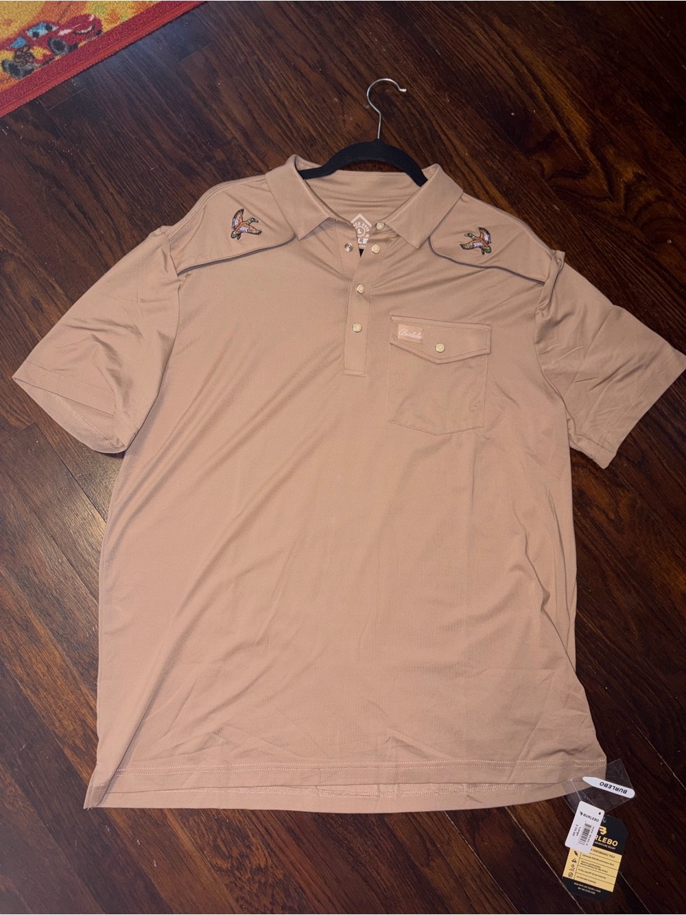 BURLEBO Men's Short-Sleeve Polo in Light Beige with duck Embroidered Shoulders